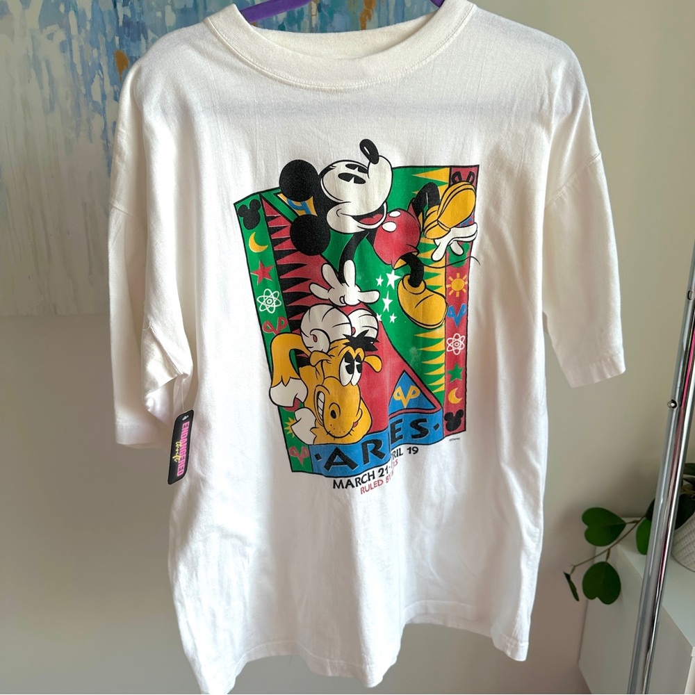 Vintage Disney White “ARIES” Horoscope T-Shirt (M/L)
